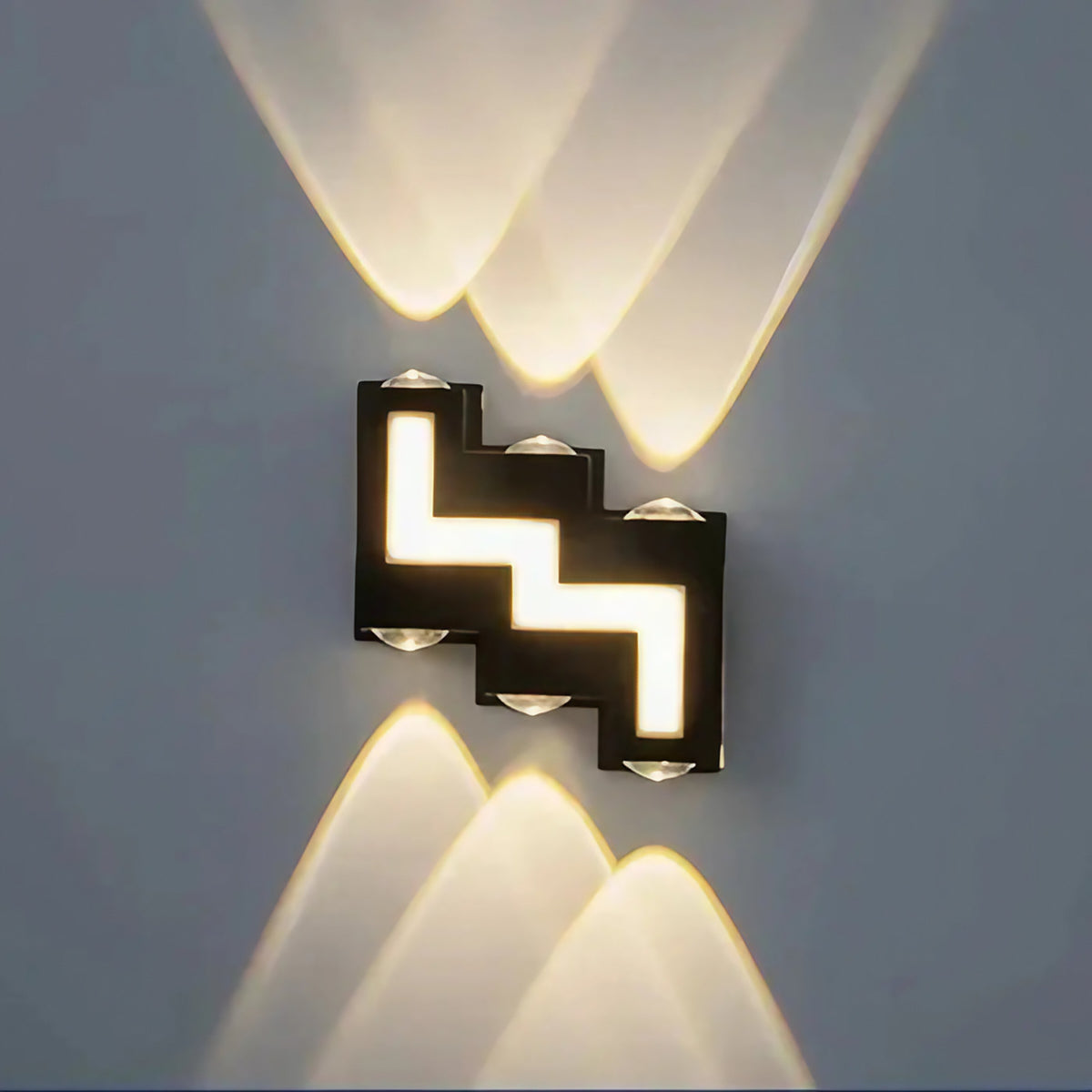 Applique murale extérieure zigzag, cinq modèles au choix