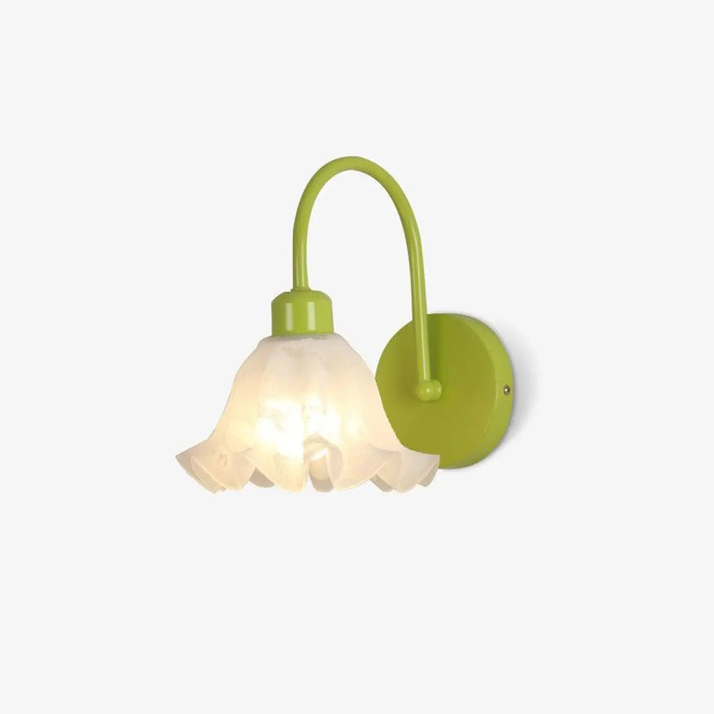 Luminaire fleur blanche aux pétales ondulés, style floral