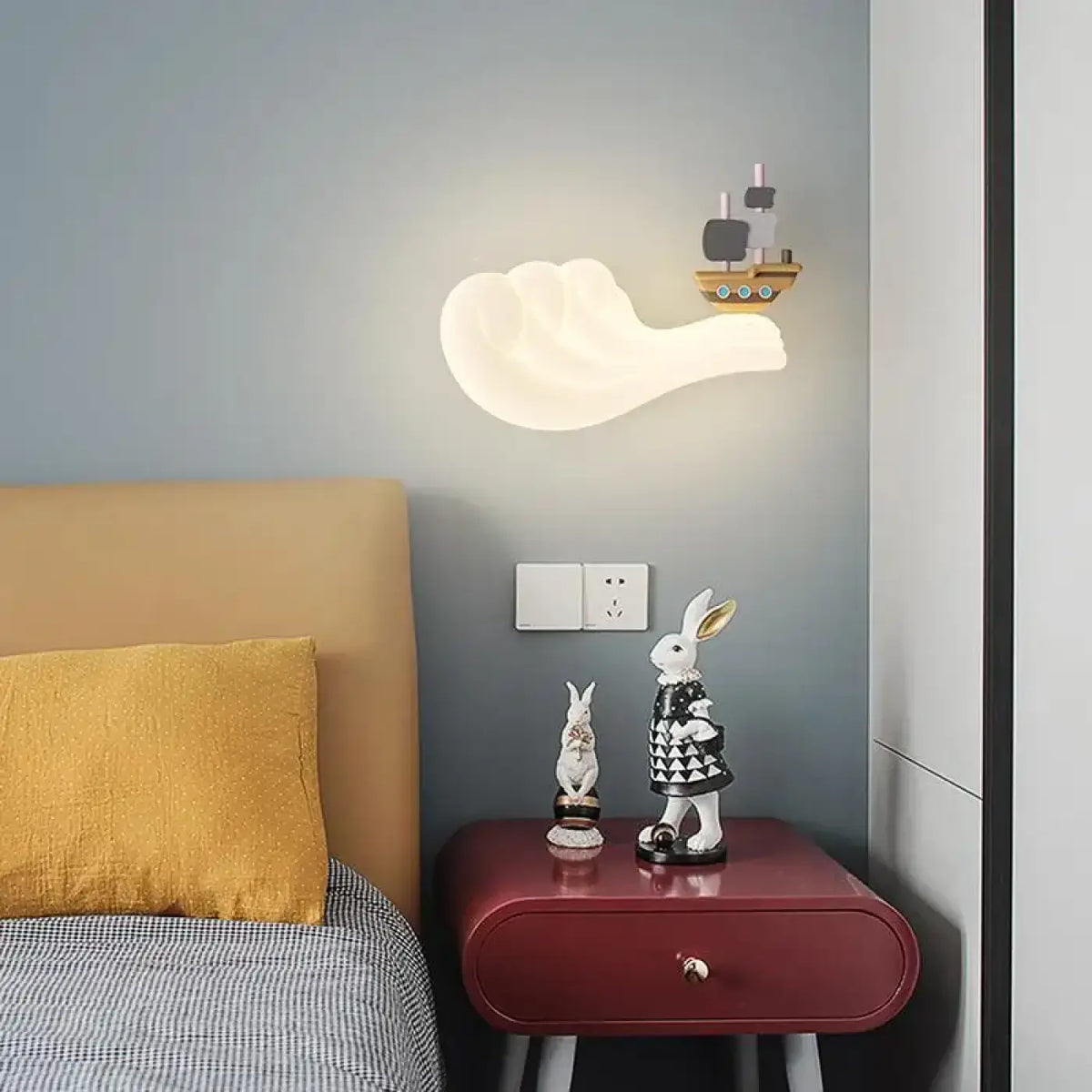Applique murale en forme de main avec figurine, quatre modèles