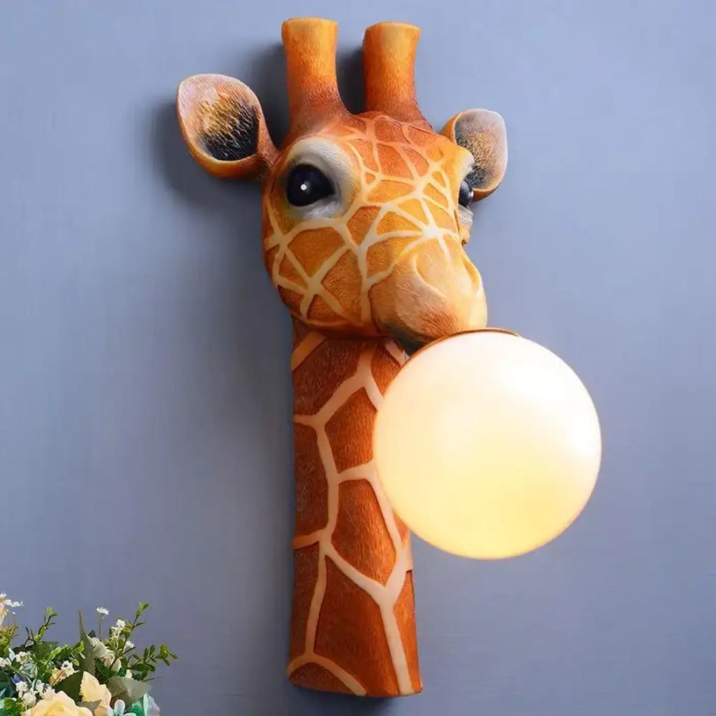 Applique murale girafe sculpturale avec globe lumineux
