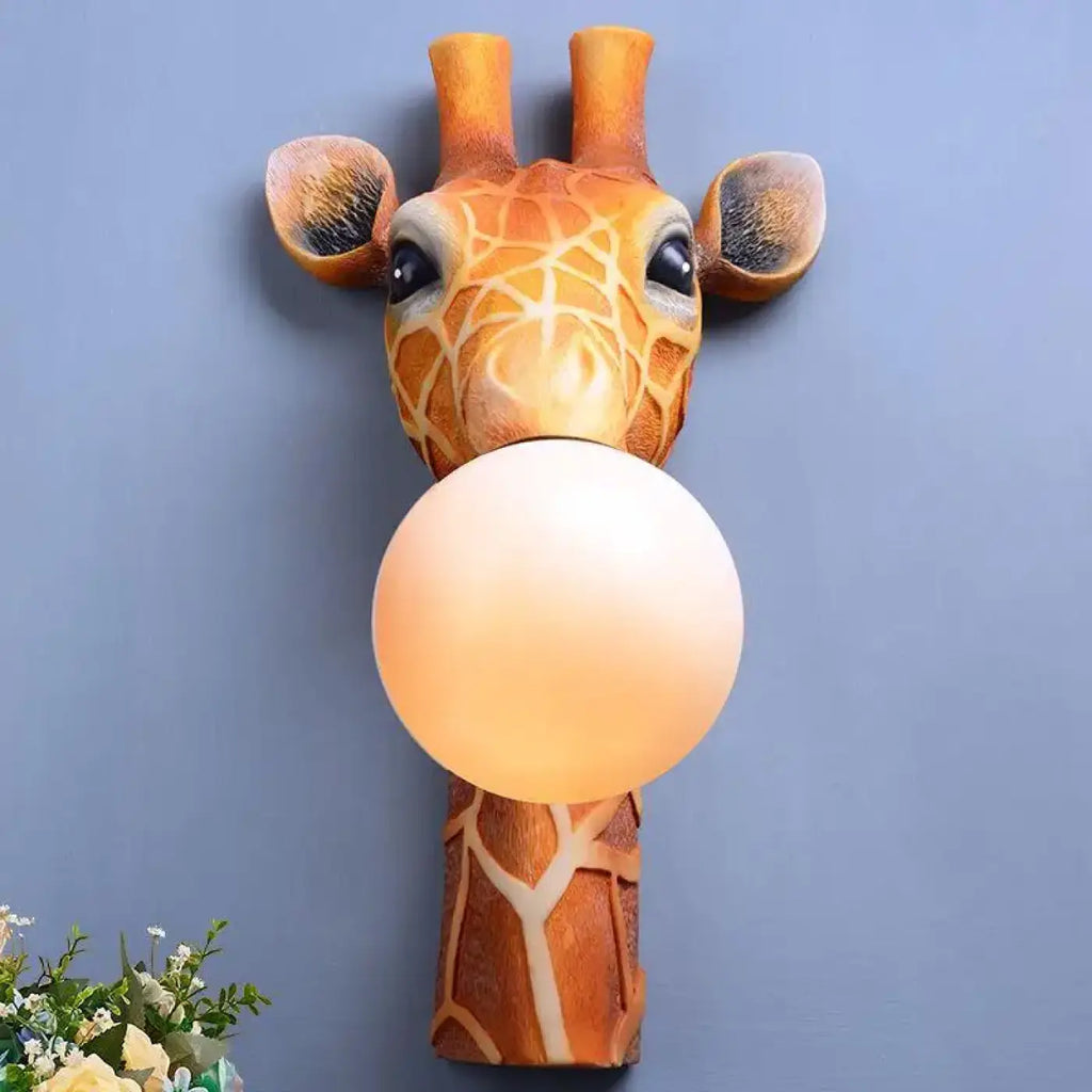 Applique murale girafe sculpturale avec globe lumineux