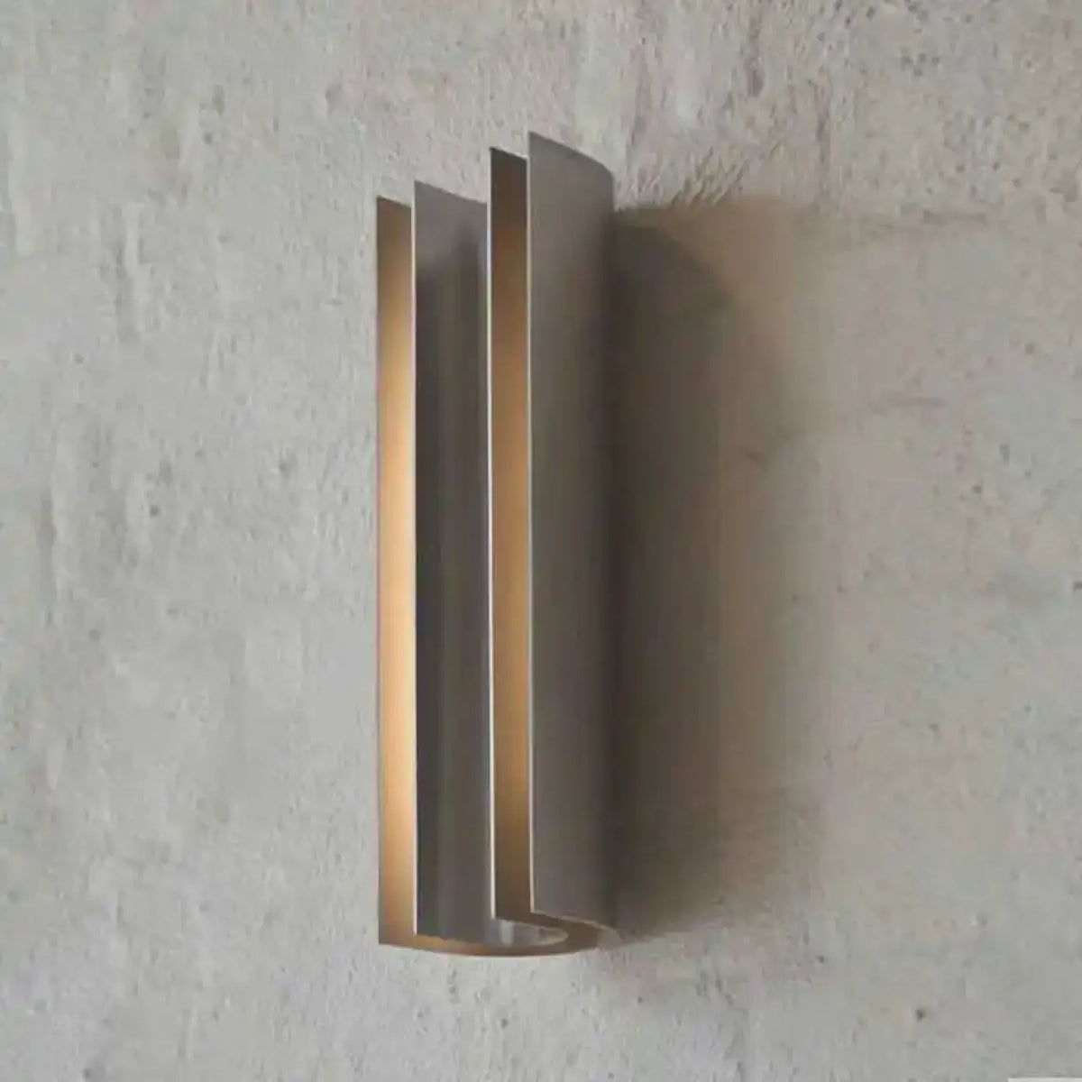 Applique murale design minimaliste aux lignes épurées
