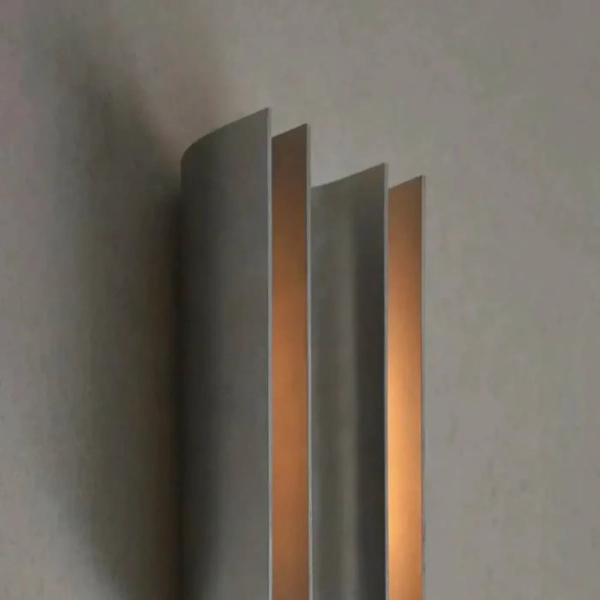 Applique murale design minimaliste aux lignes épurées