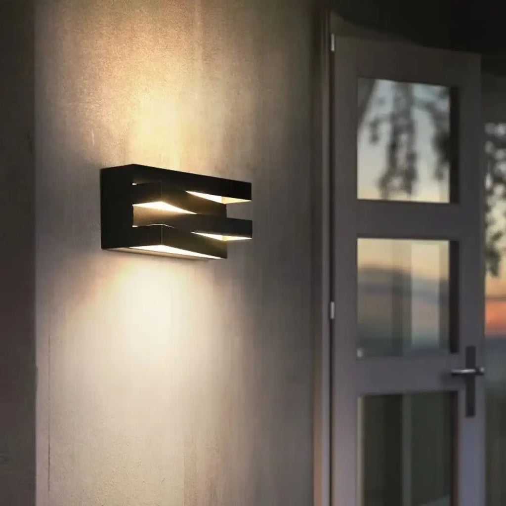 Applique murale LED graphique, noire ou blanche, tailles S et M
