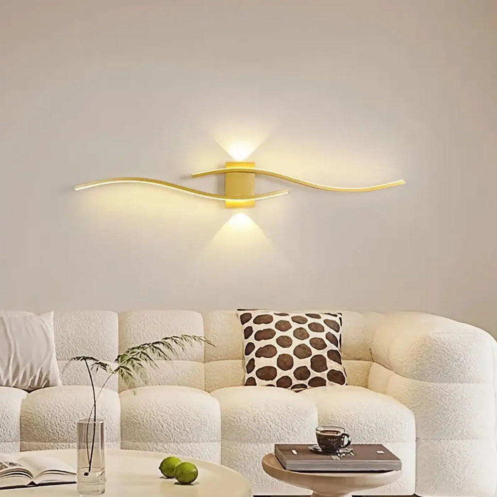 Applique murale LED dorée contemporaine, taille S ou M