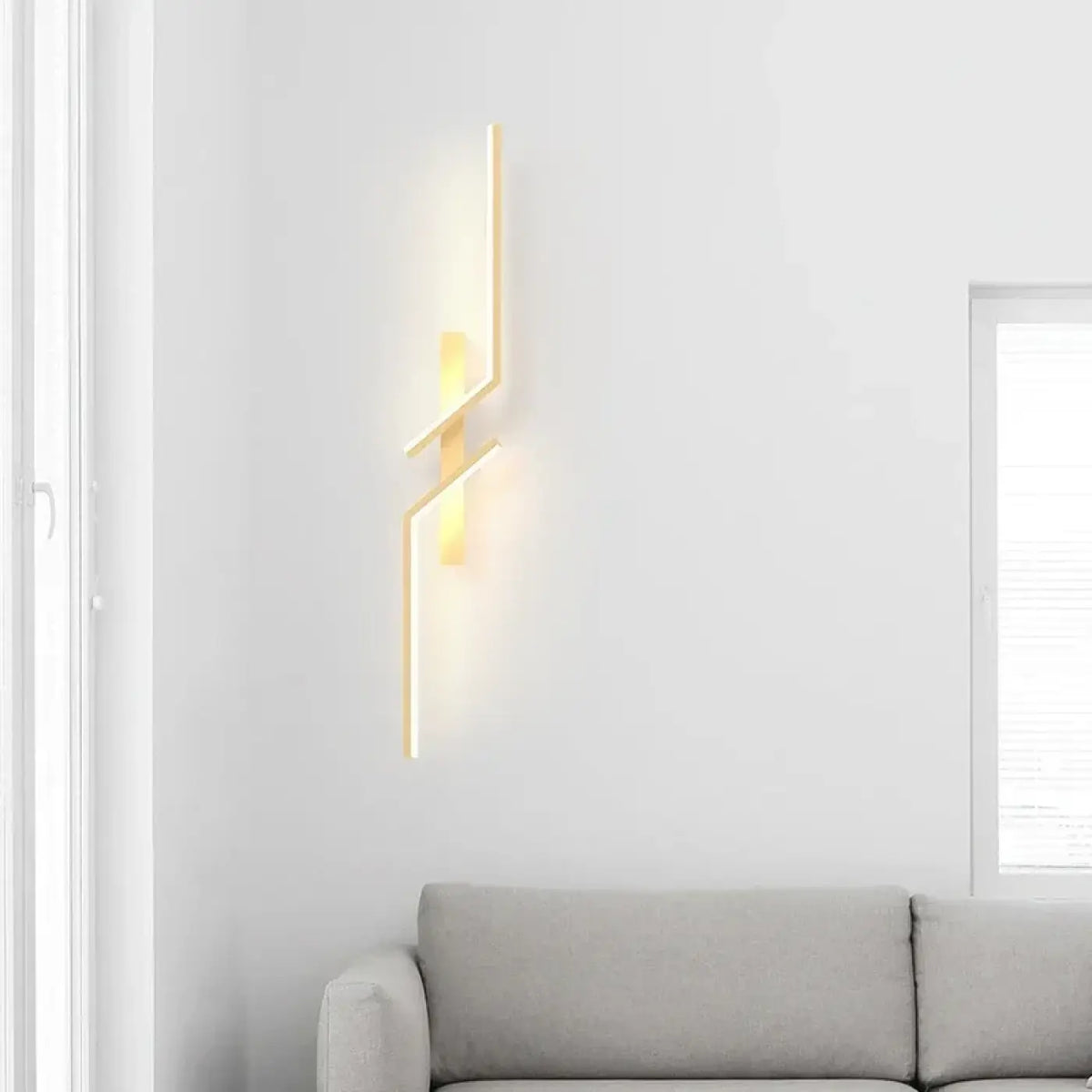 Applique murale LED dorée à la ligne arquée, lumière au choix