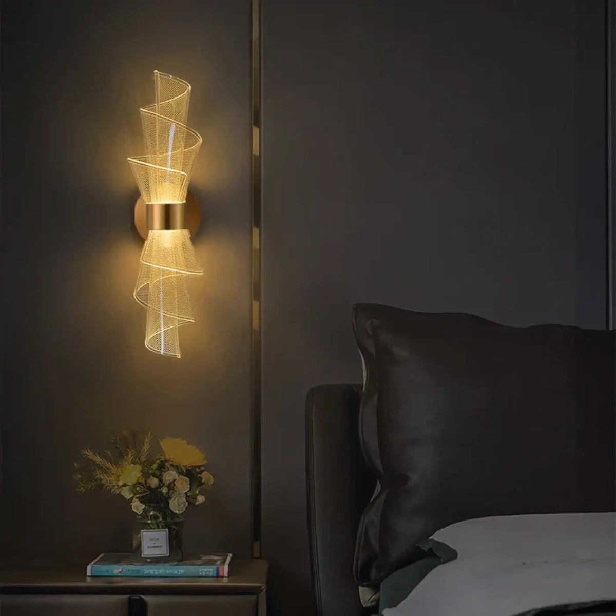 Applique LED dorée pour chambre, dessin original