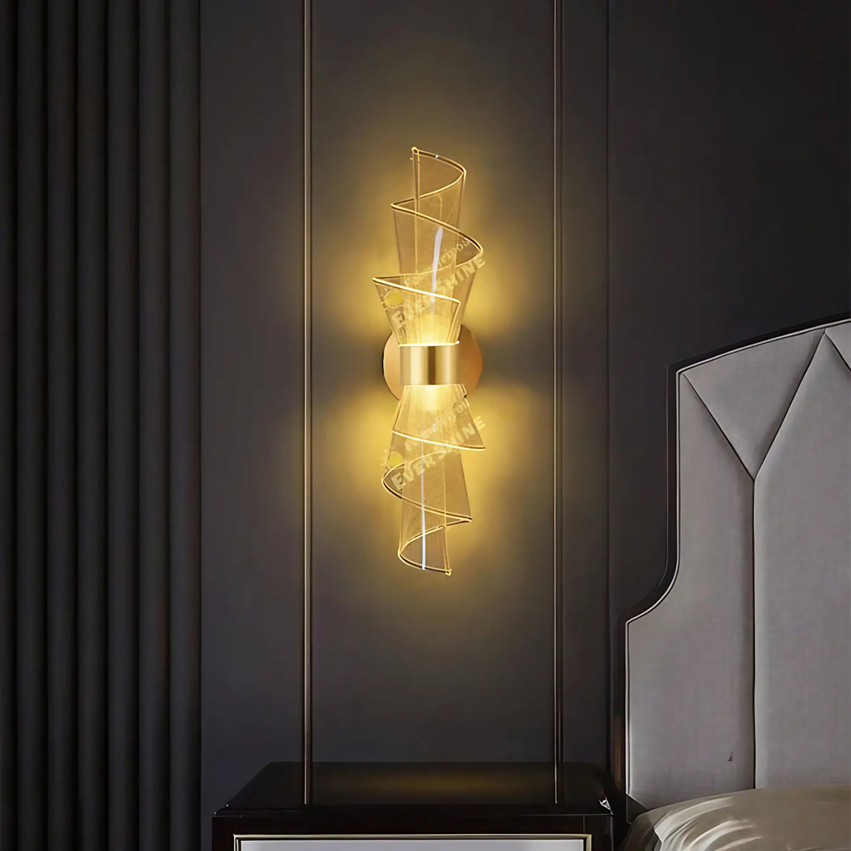 Applique LED dorée pour chambre, dessin original