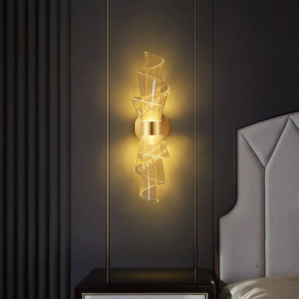Applique LED dorée pour chambre, dessin original