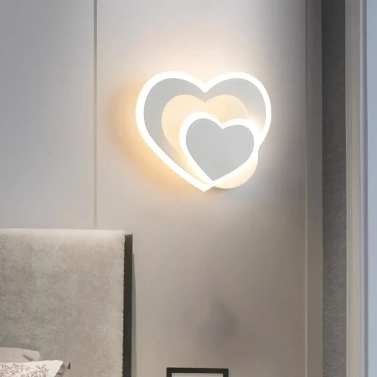 Applique murale LED deux cœurs, blanche ou noire