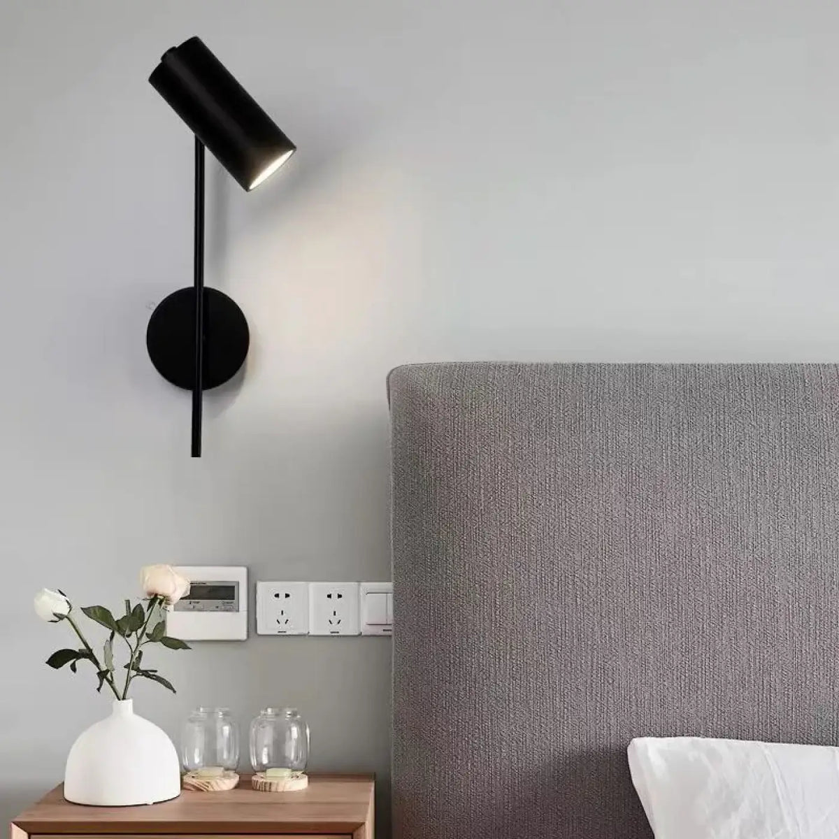 Applique murale LED orientable en laiton, doré ou noir, noir