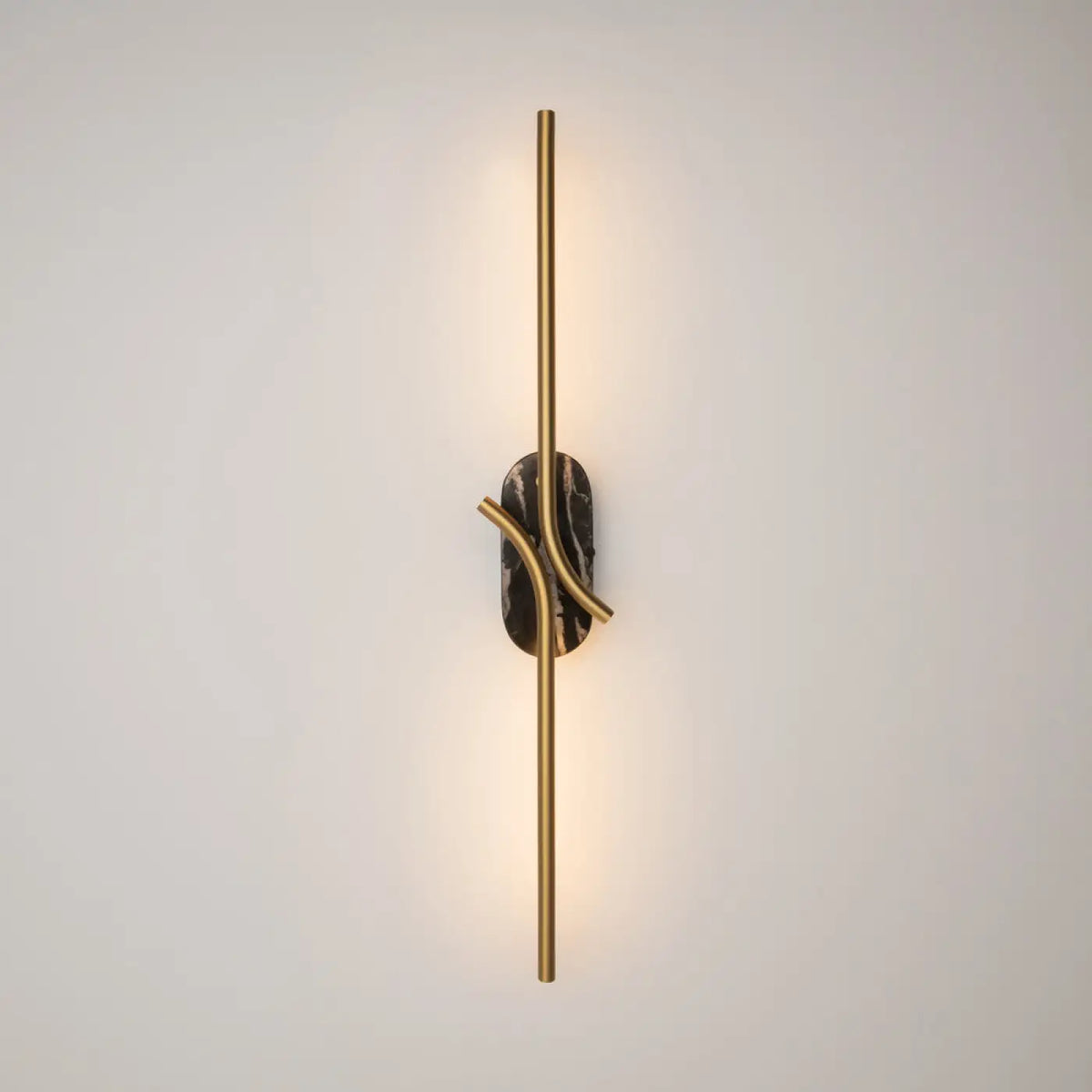 Applique murale LED plaque en relief de 63 cm, trois finitions