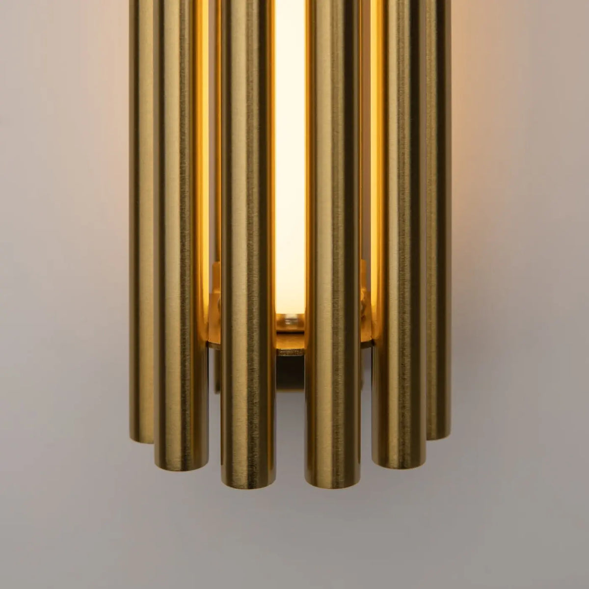 Applique murale LED cylindre en verre et acier doré, 36 cm