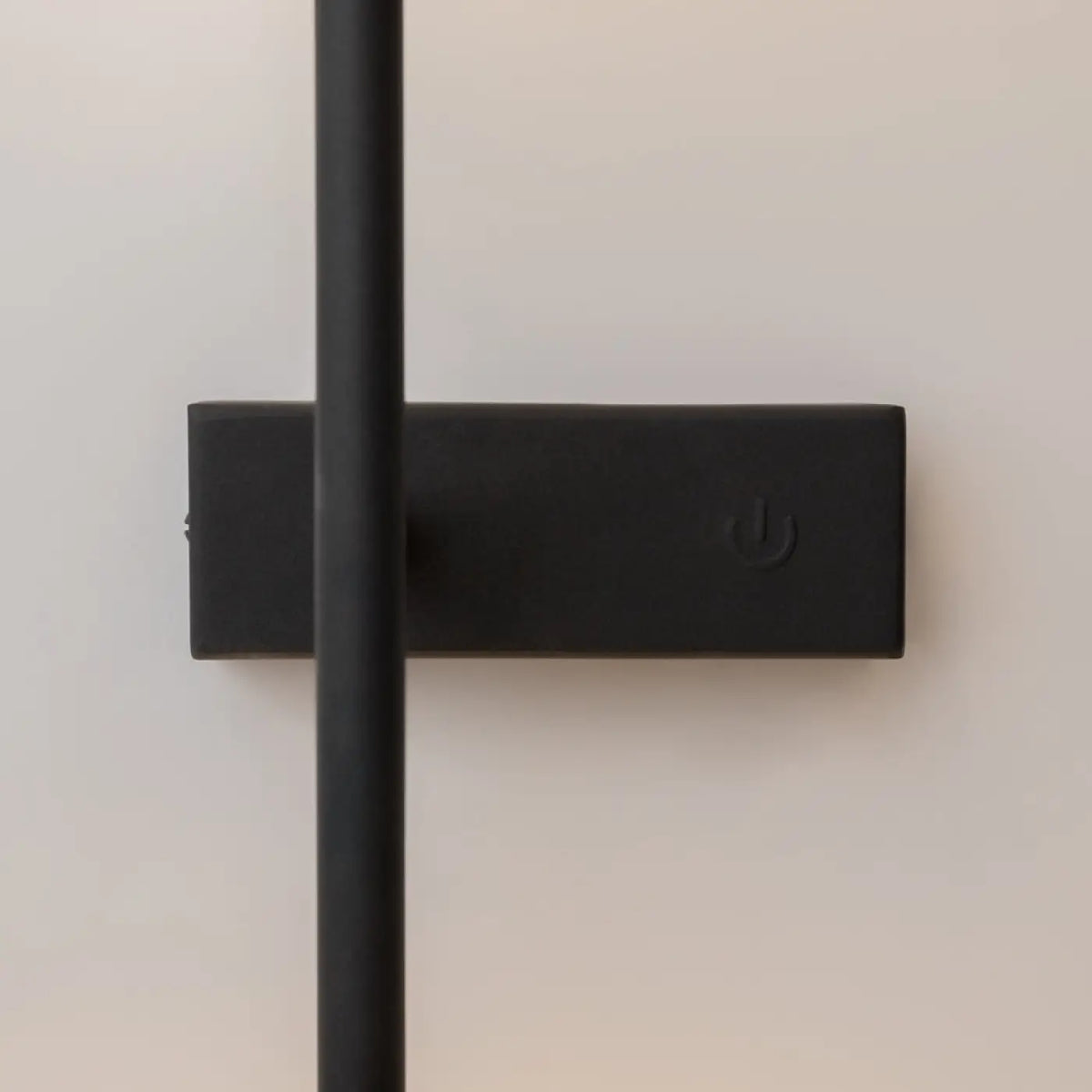Applique murale LED anneau de lumière sur tige, doré ou noir