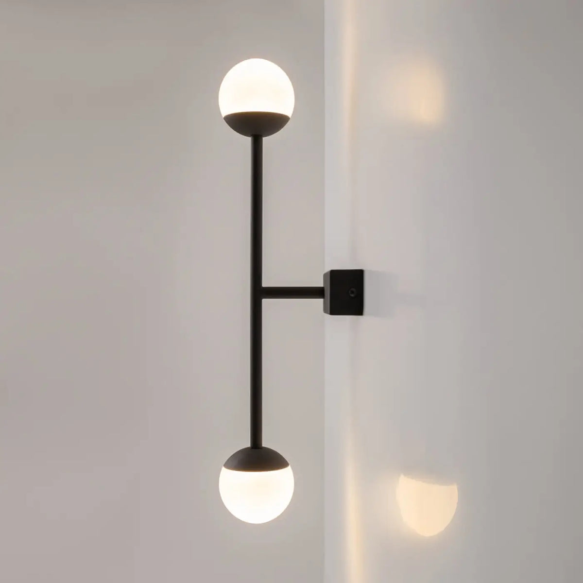 Applique murale LED anneau de lumière sur tige, doré ou noir