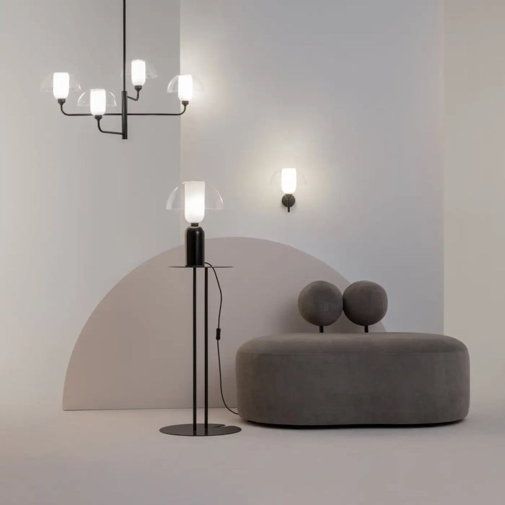 Applique murale rétro à bras noir et coupole de verre opalin