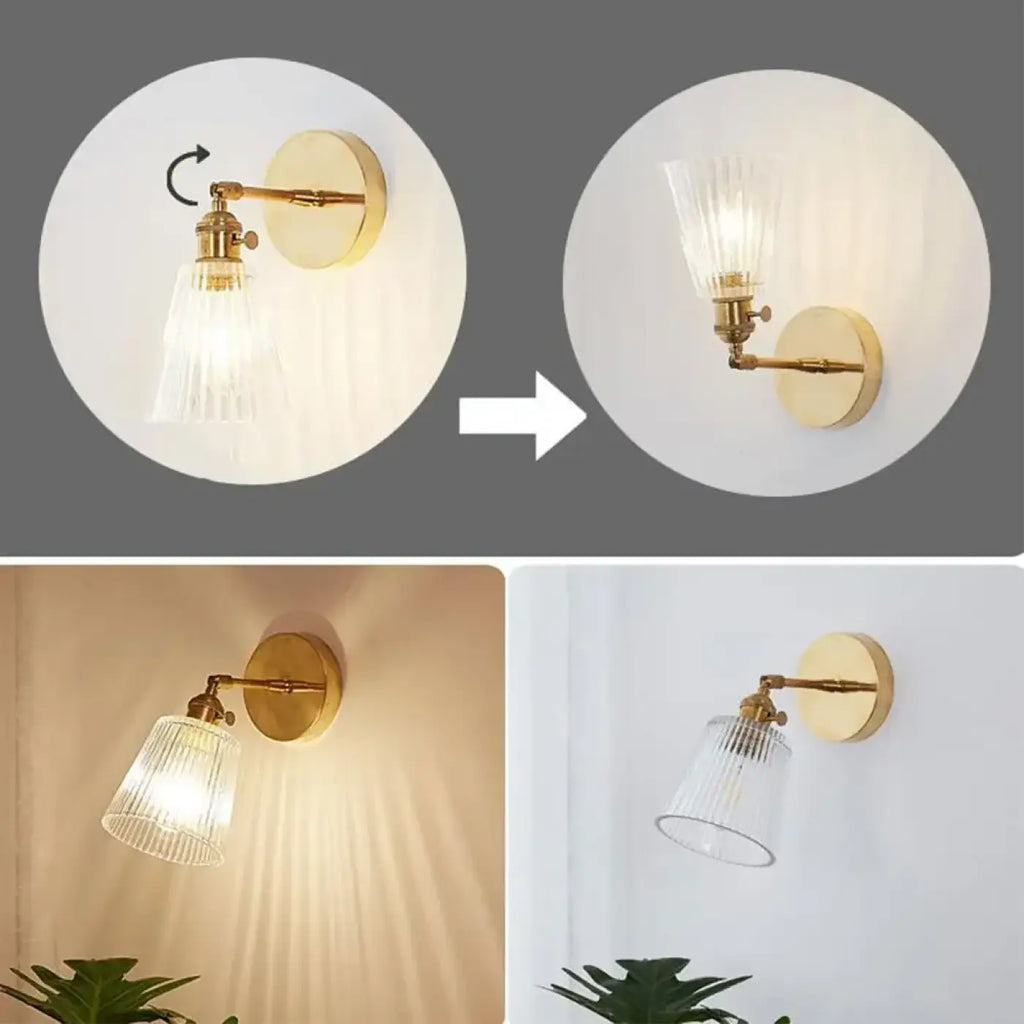Applique murale dorée avec abat-jour en verre strié