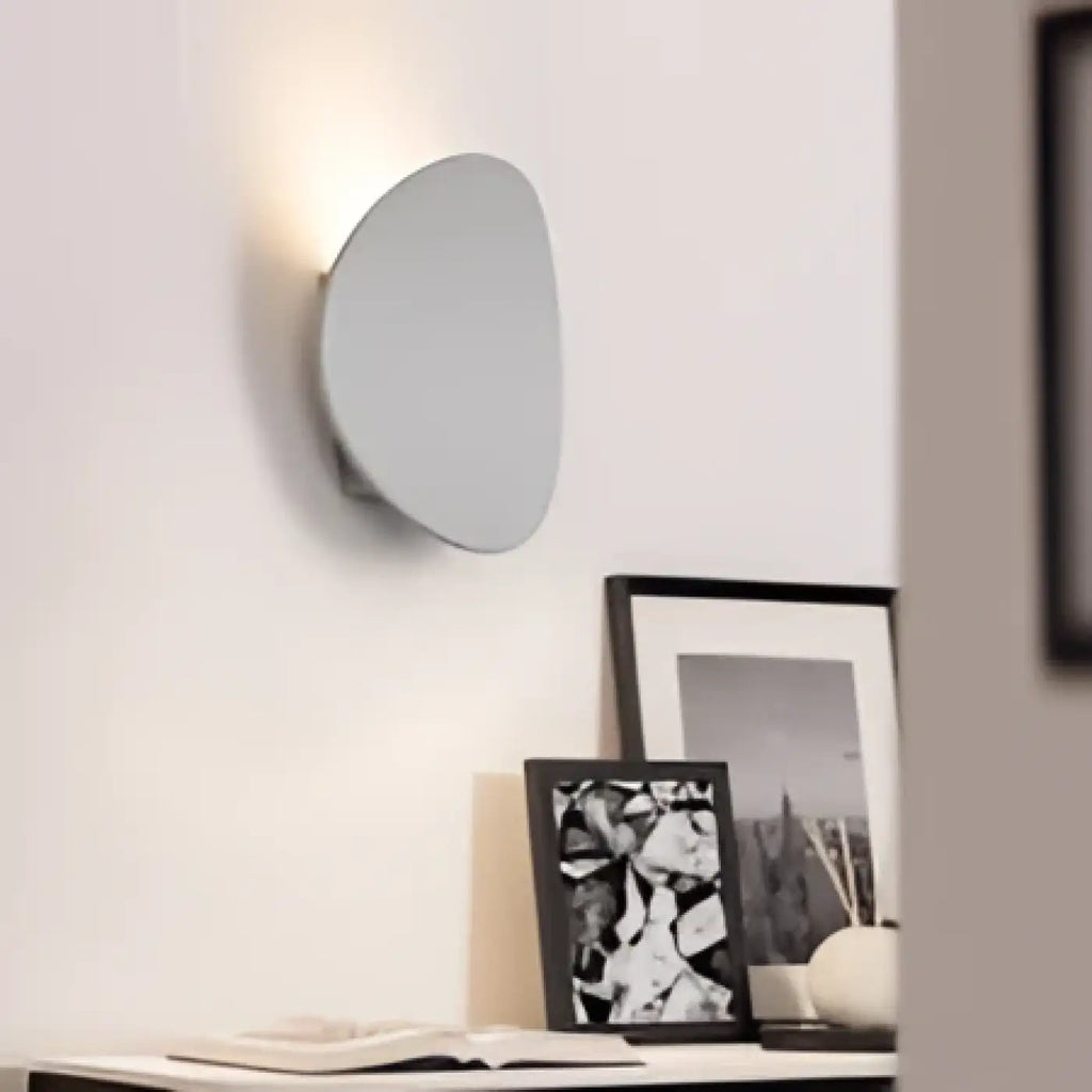 Applique murale blanche minimaliste au style moderne