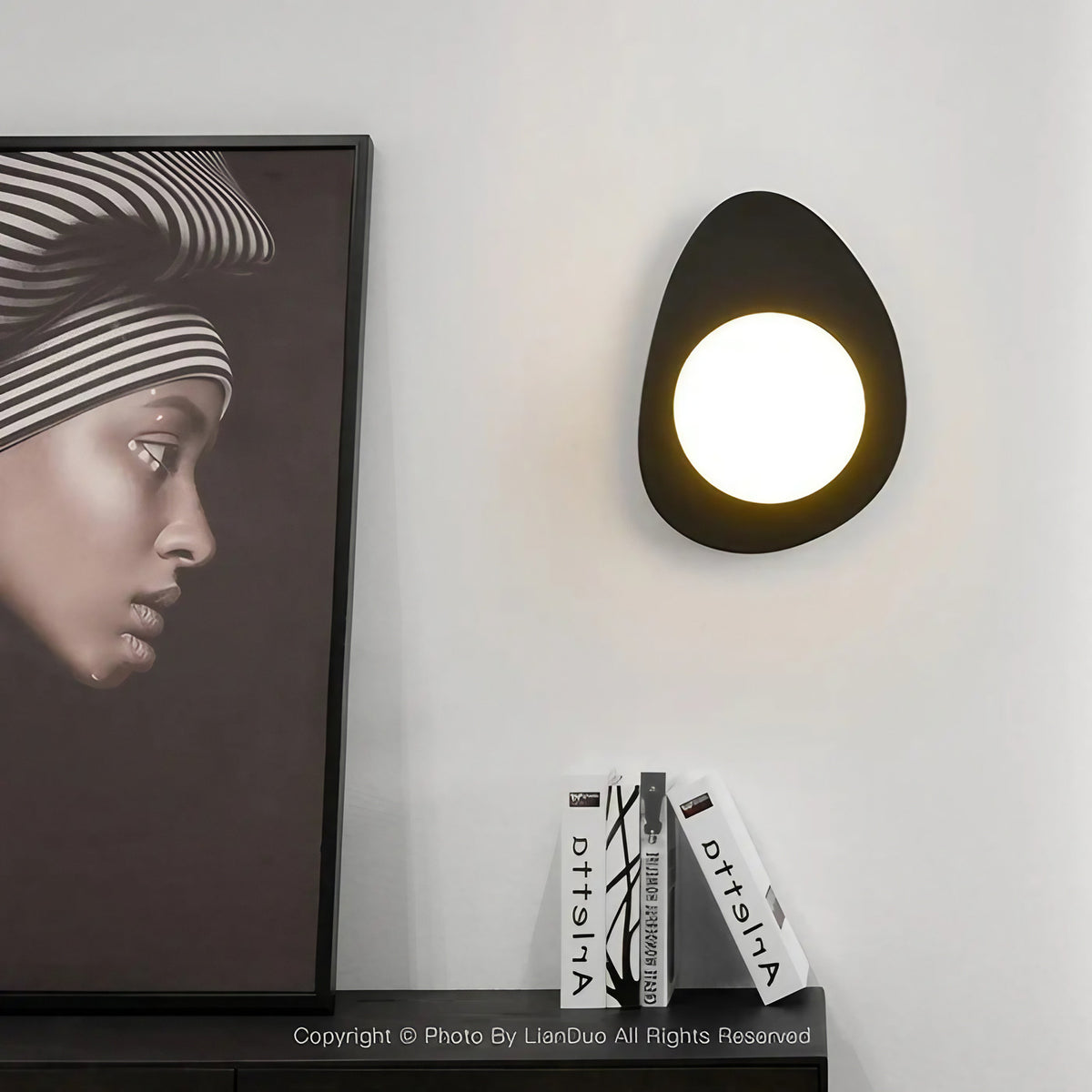 Applique murale moderne aux lignes épurées, jaune ou noire, noir