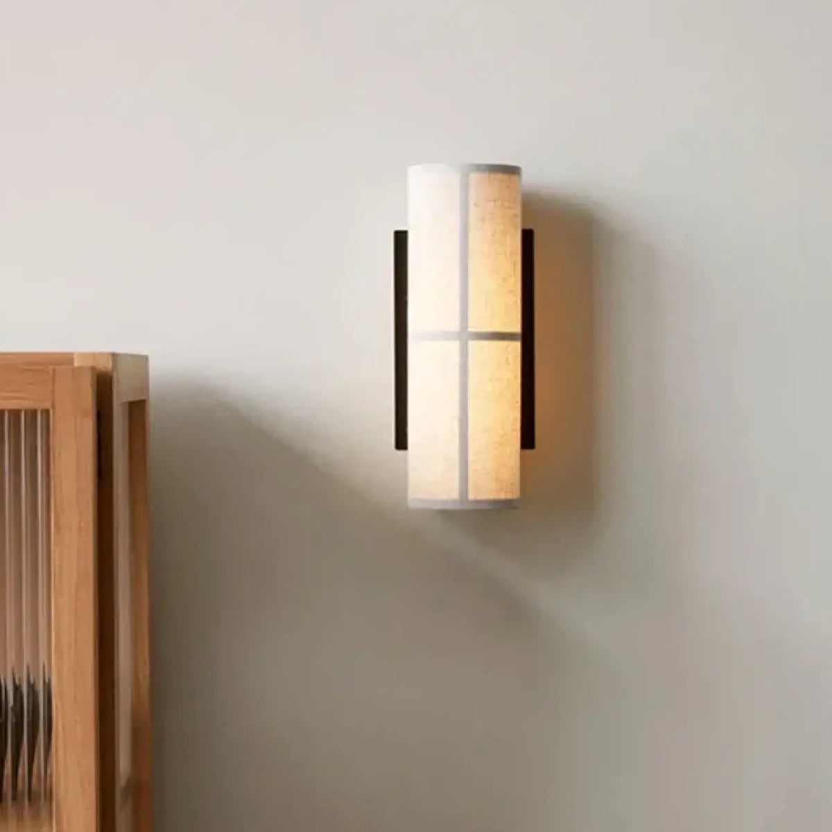 Applique murale en tissu clair pour une lumière douce