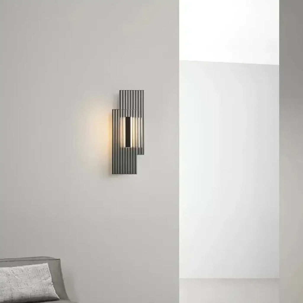 Applique murale moderne en métal strié, noir ou gris