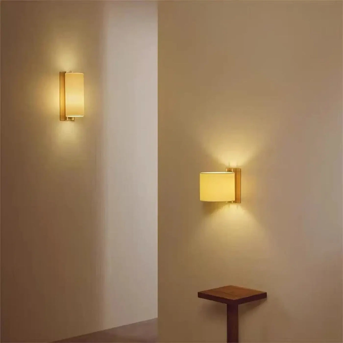 Applique murale moderne, support en bois et abat-jour en tissu