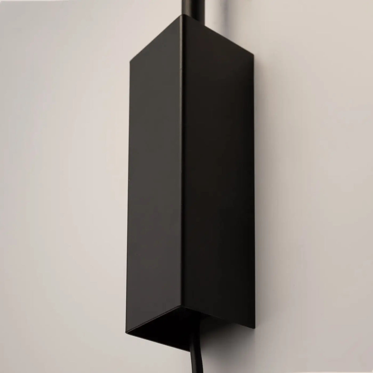 Applique murale feuille d'acier noir, lumière indirecte, culot G9