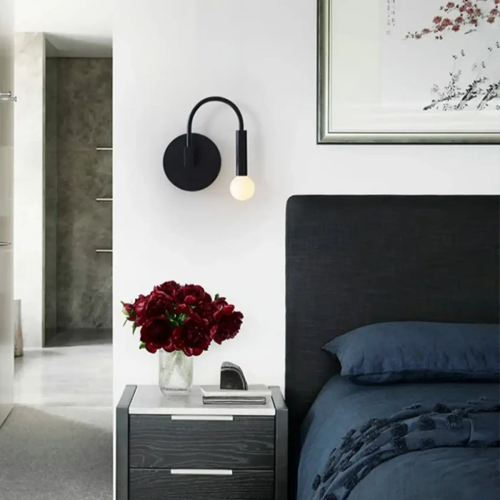 Applique murale noire minimaliste, style chambre d'hôtel