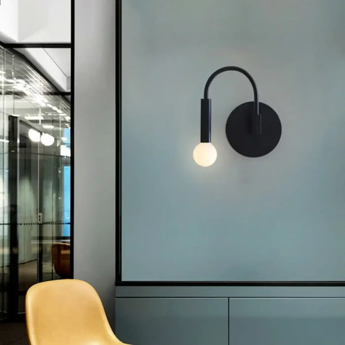 Applique murale noire minimaliste, style chambre d'hôtel