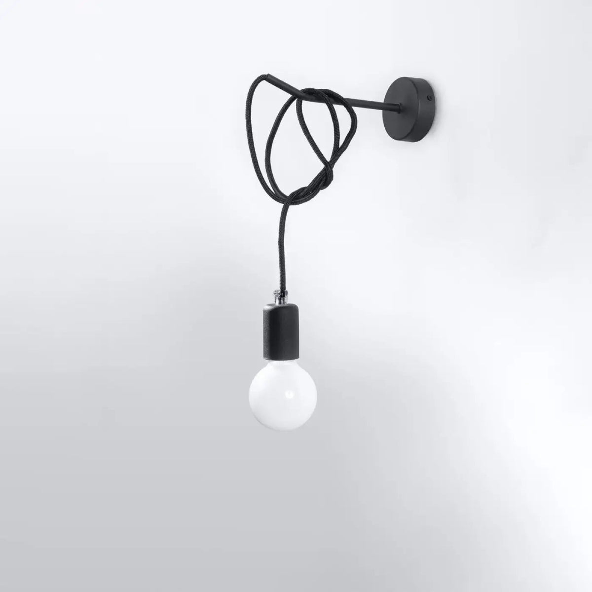Applique murale industrielle noire, câble tissu et ampoule apparente
