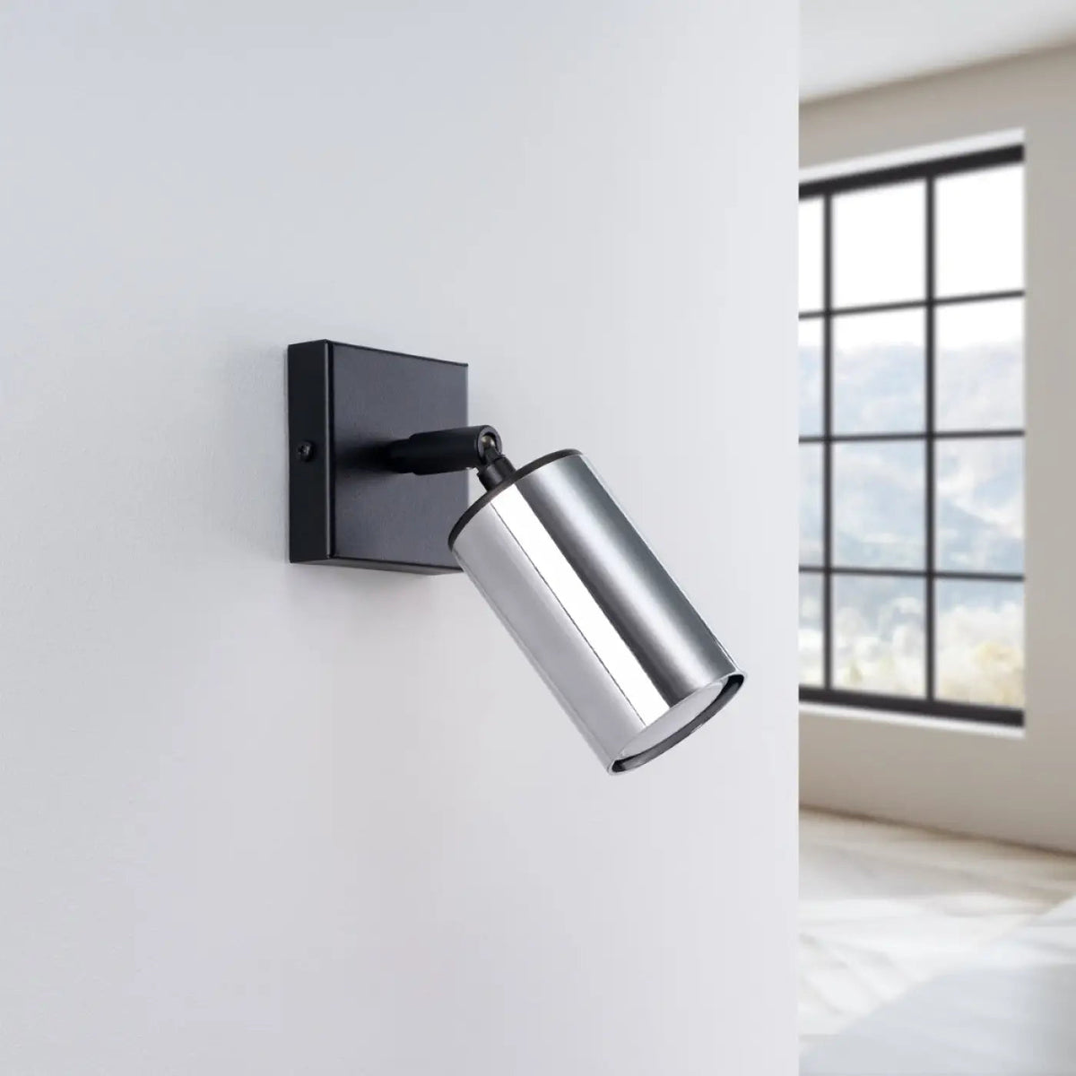 Applique murale spot orientable noir et chrome, 18,5 cm