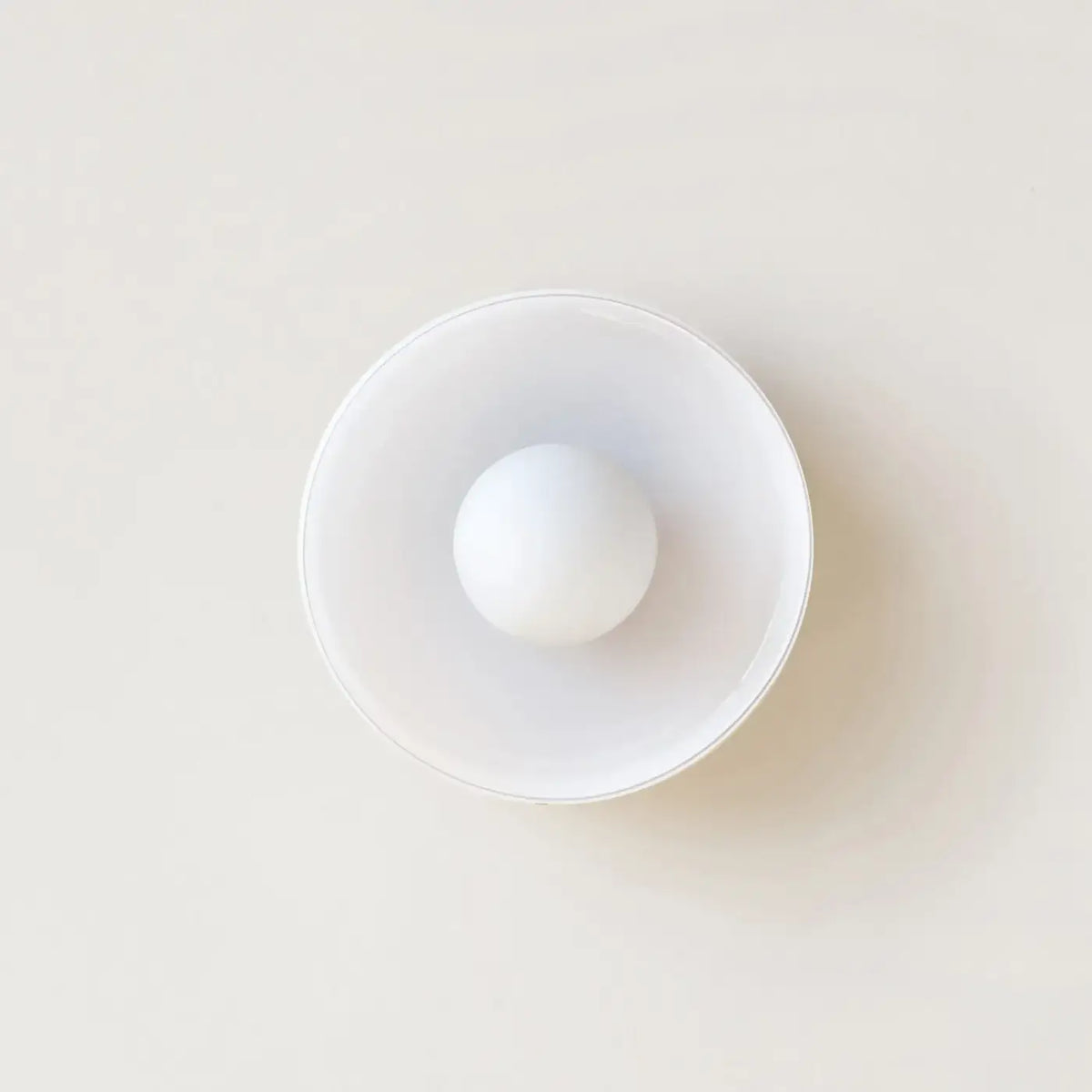 Applique ronde en verre et boule blanche, trois coloris