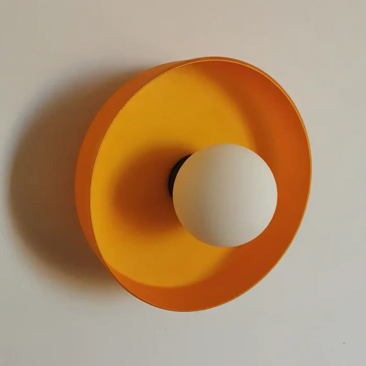 Applique ronde en verre et boule blanche, trois coloris, orange