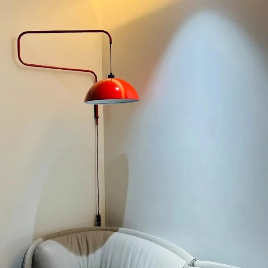 Applique murale rouge à bras courbé, trois teintes de lumière
