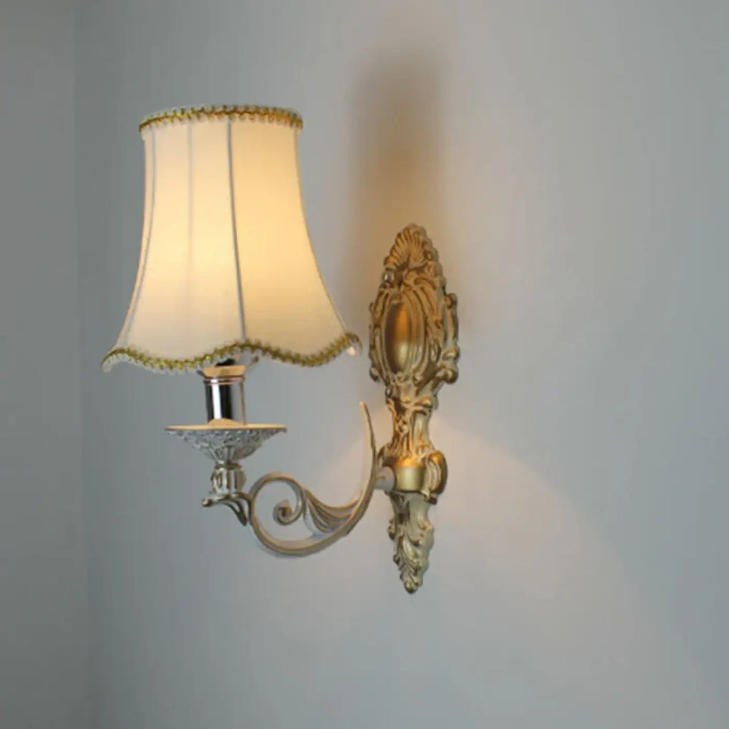 Applique murale ancienne en laiton, abat-jour tissu blanc