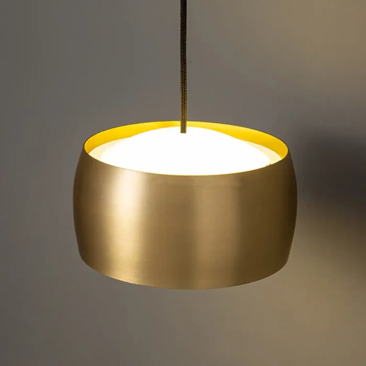 Applique murale LED suspendue en aluminium, dorée ou noire