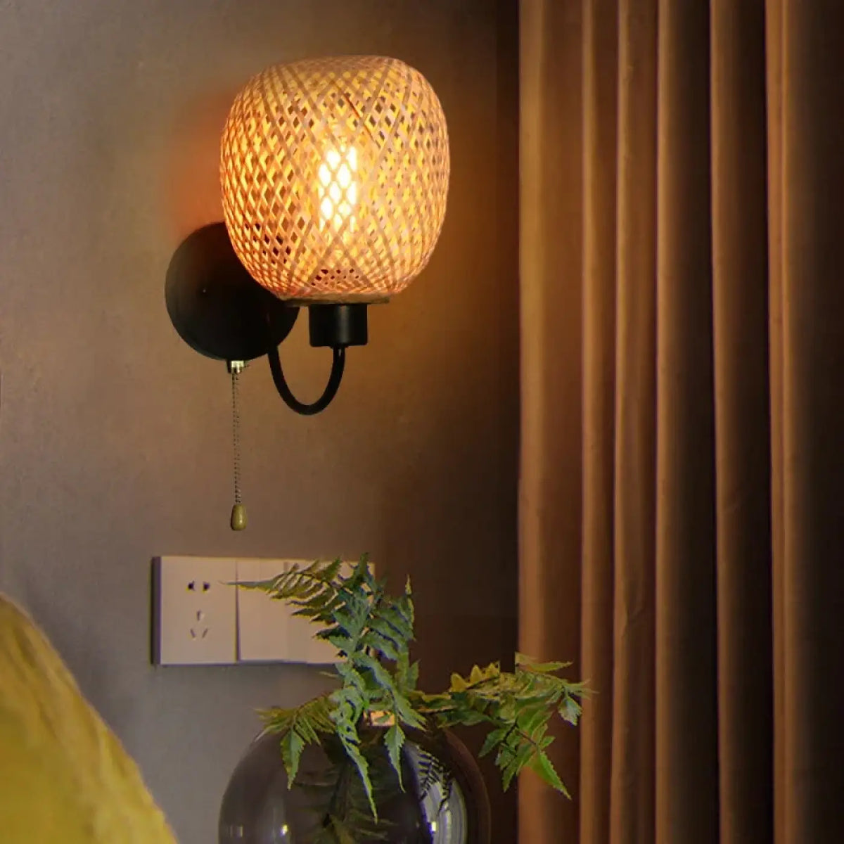 Applique de tête de lit, rotin tressé et aluminium noir