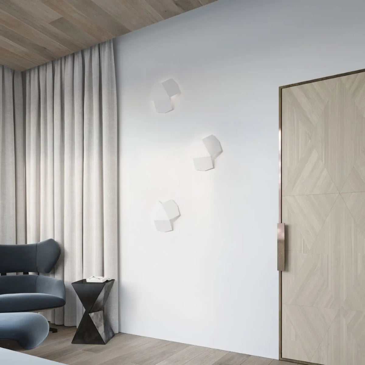 Applique murale origami à trois volumes d'acier, lumière indirecte