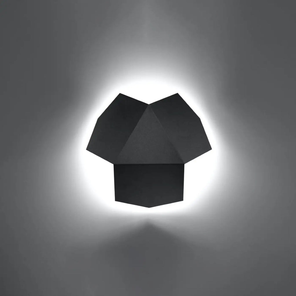 Applique murale origami à trois volumes d'acier, lumière indirecte