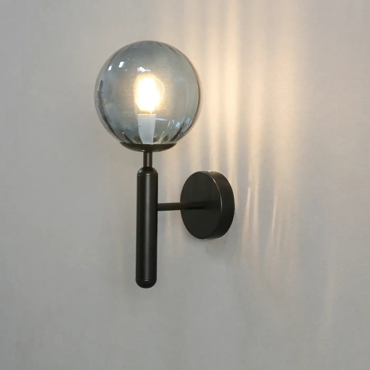 Applique murale en verre teinté, base noire ou dorée