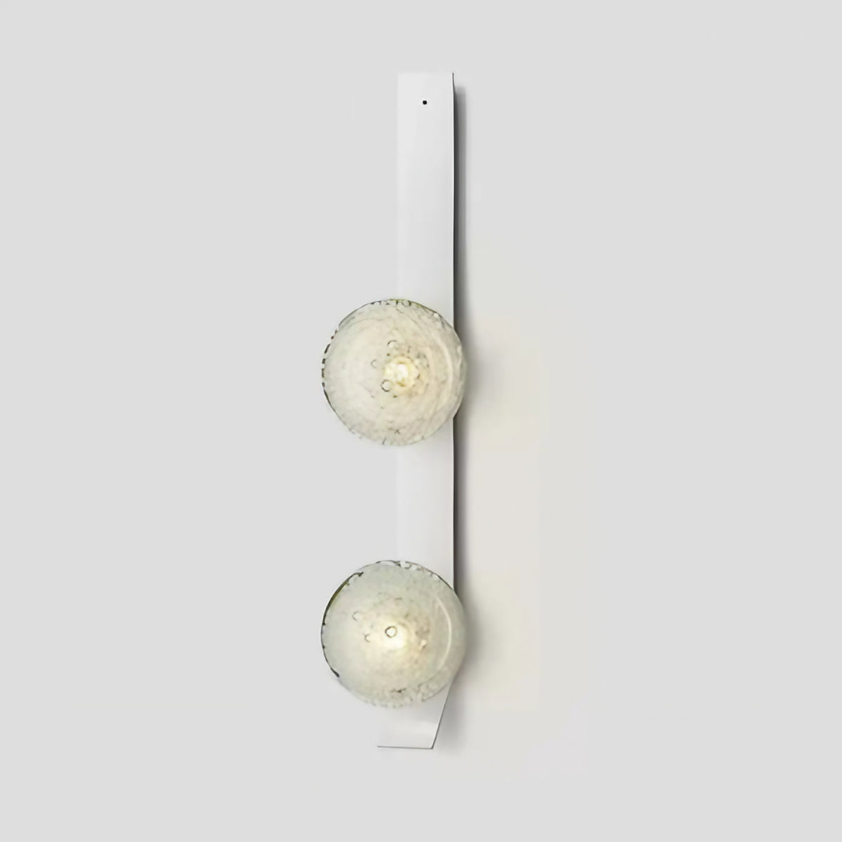 Applique murale verticale à globes en verre soufflé, trois tailles, blanc