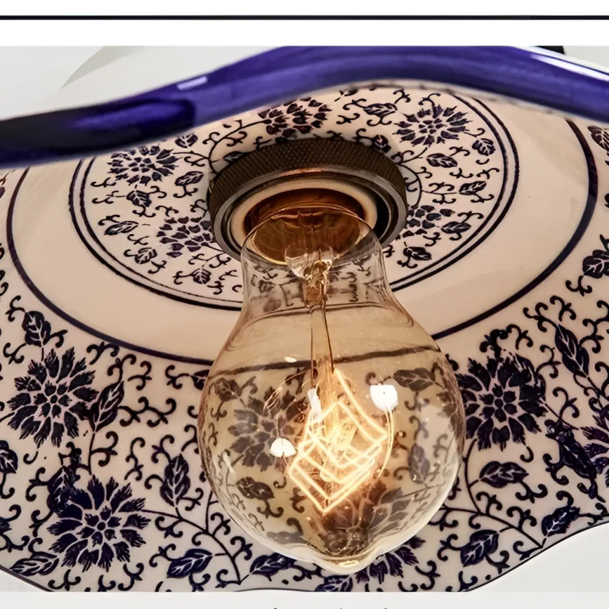 Applique murale vintage en céramique blanche à motif bleu
