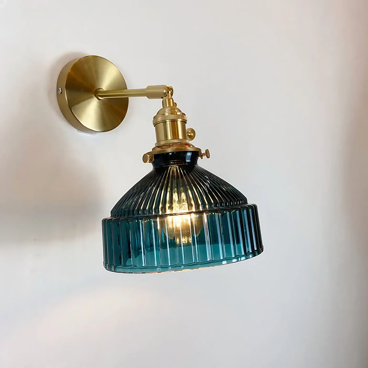 Applique murale vintage en laiton et verre teinté, quatre teintes