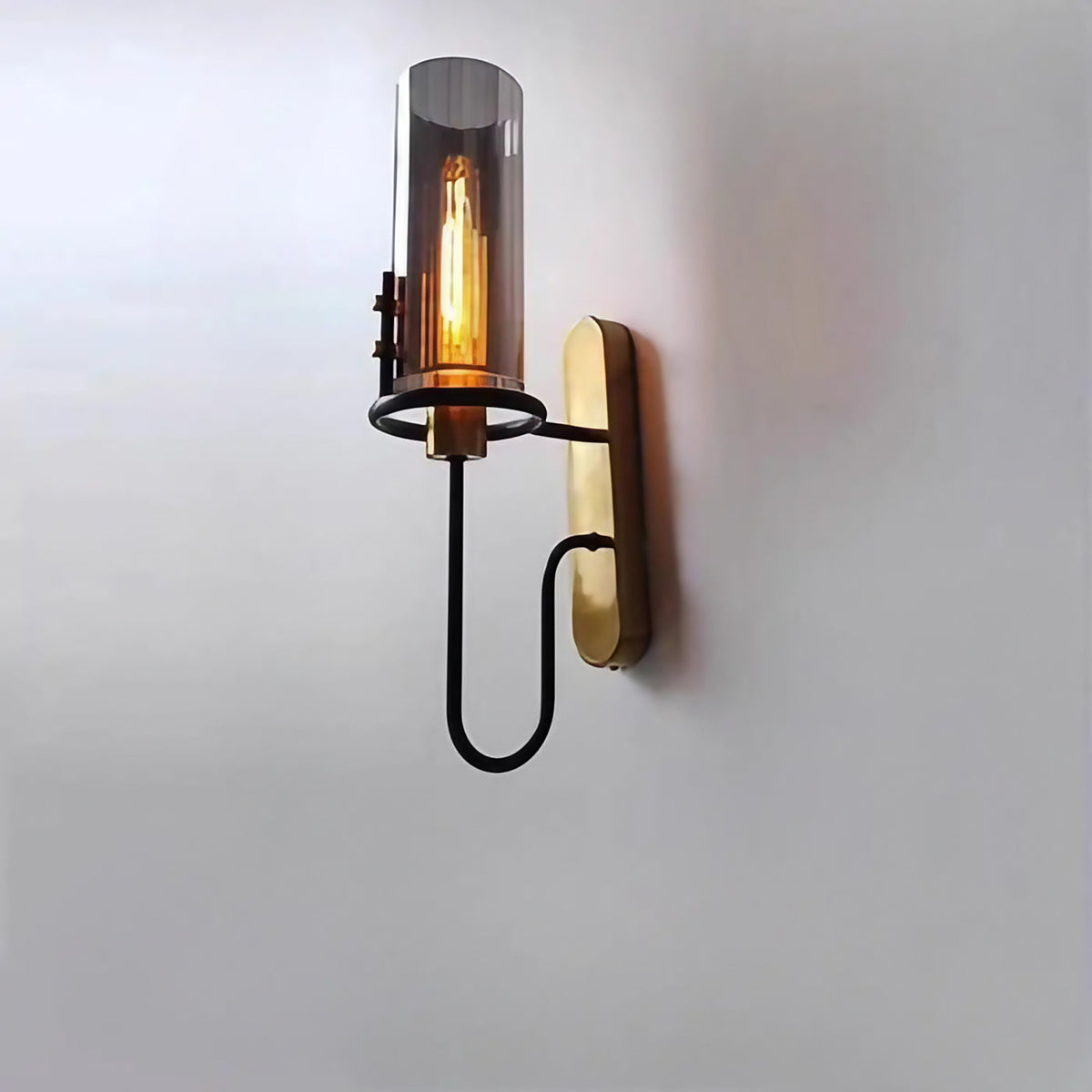 Applique murale vintage, tube de verre et finitions laiton, gris