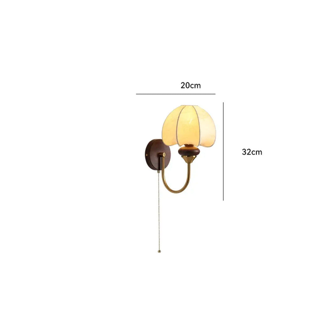 Applique murale vintage en laiton, globe en verre ambré