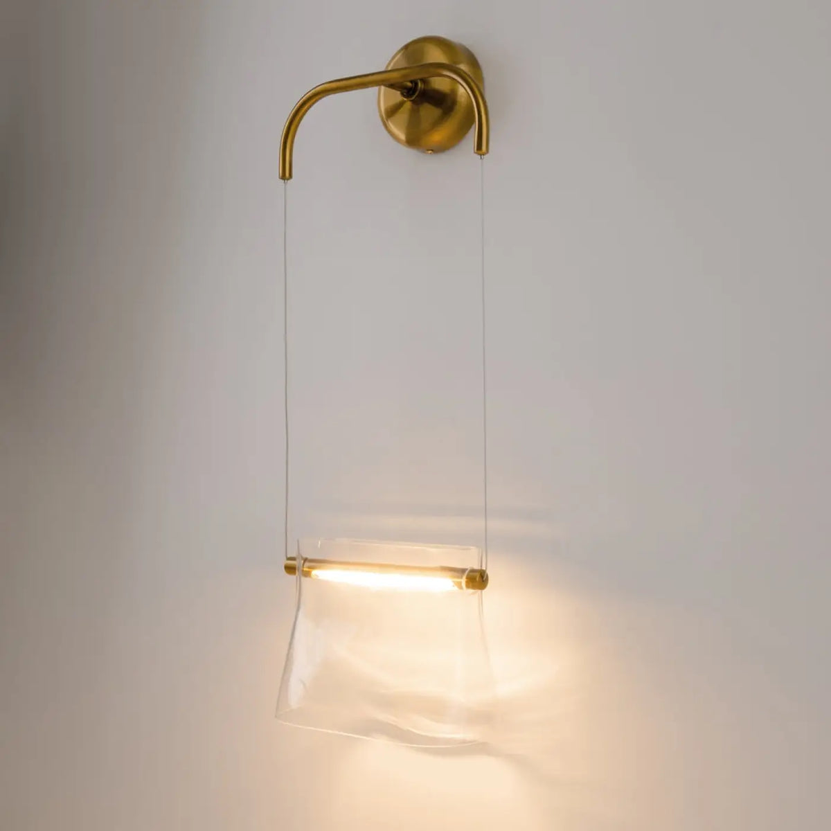 Applique suspendue LED, fixation finition laiton et verre clair