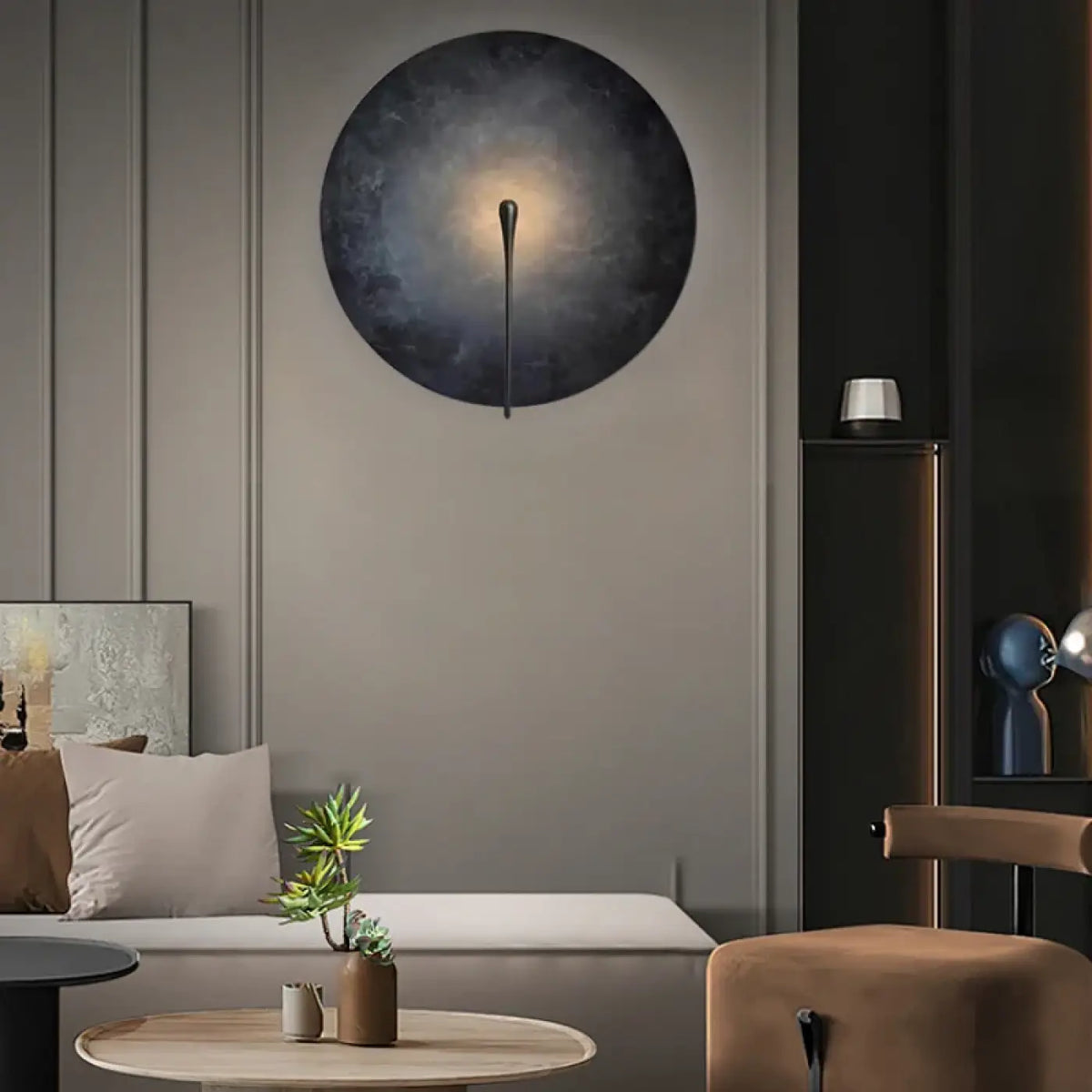 Applique murale en aluminium teinté, abat-jour noir, vert ou doré