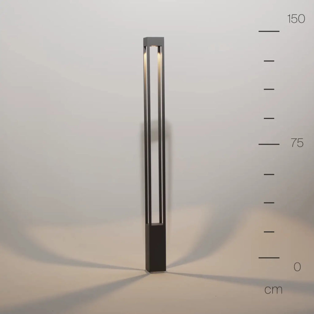 Borne extérieure LED carrée en aluminium gris, trois hauteurs