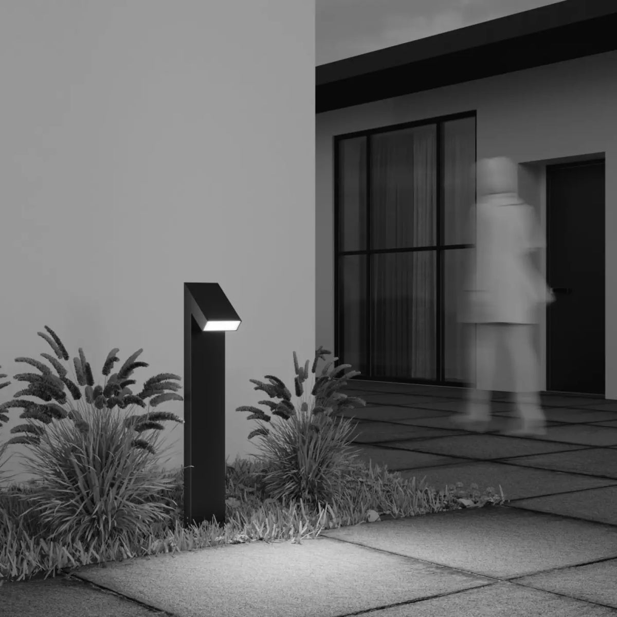 Borne extérieure LED à tête inclinée en acier noir, 90 cm, IP65