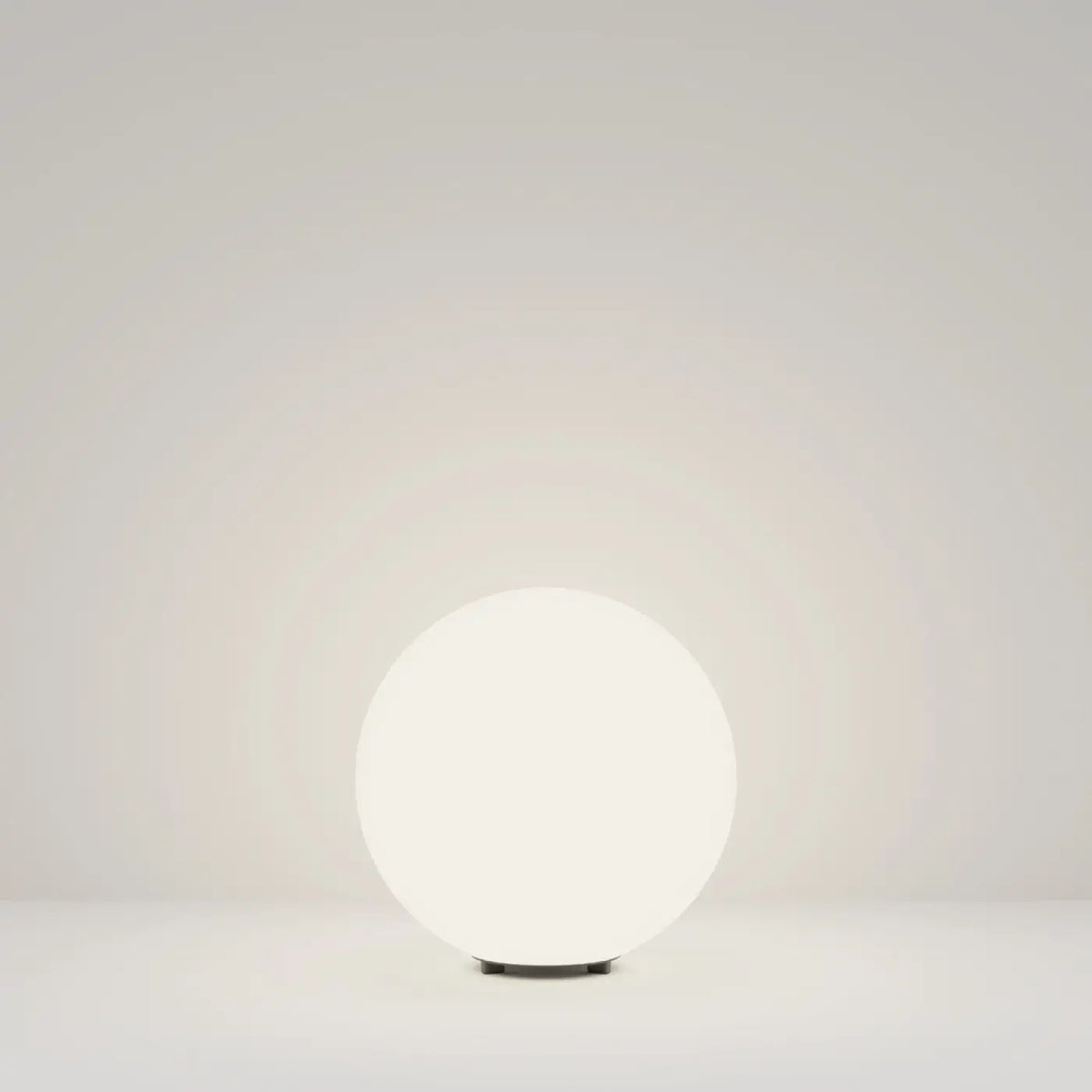 Boule lumineuse de jardin sur piquet, 30 ou 50 cm, IP54